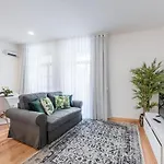 LovelyStay - 1BR Flat w AC&Balcony by Aliados